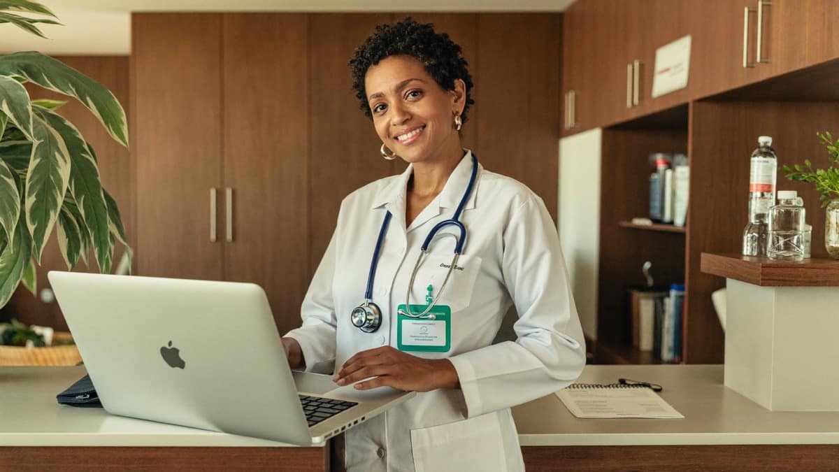 Doctoralia vs. site próprio: quem fica com o seu paciente?